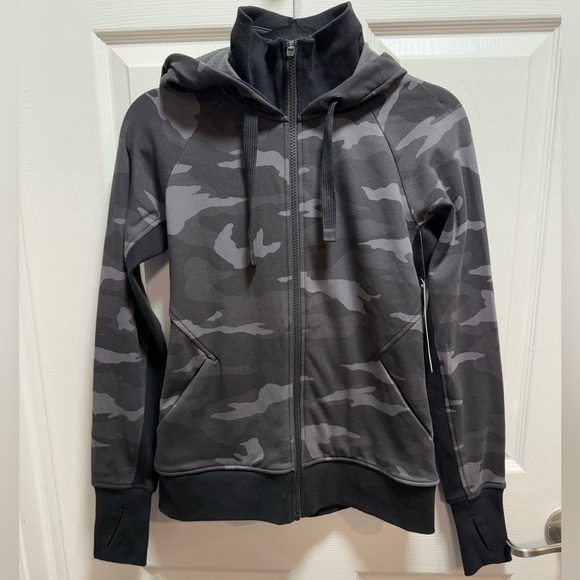 Athleta Tops - Athleta Triumph Black Camouflage Hoodie NWT size XS